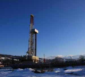 Wiertnia przy wykonywaniu otworu geotermalnego Bańska PGP-7